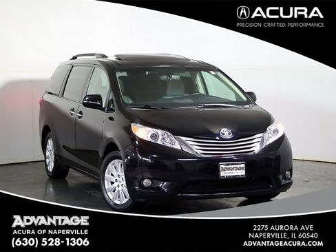 Used 2015 Toyota Sienna XLE image 1