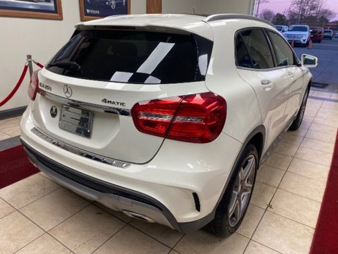 Used 2017 Mercedes-Benz GLA 250 4MATIC w/ Premium Package image 5