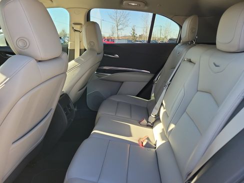 Used 2021 Cadillac XT4 Luxury image 16