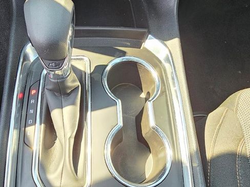 Used 2021 Chevrolet Traverse LT image 13