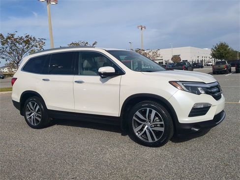 Used 2016 Honda Pilot Touring image 2