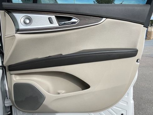 Used 2016 Lincoln MKX Reserve w/ Luxury Package FWD image 37