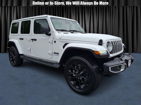 Certified 2025 Jeep Wrangler Unlimited Sahara AWD/4WD image 1
