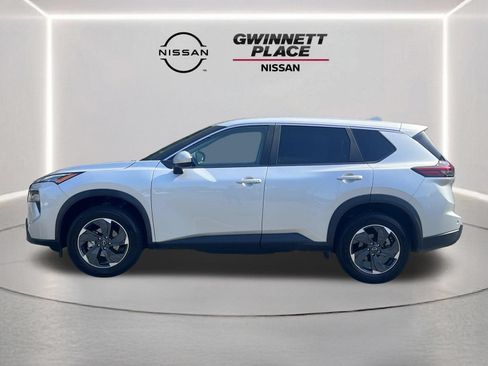 Used 2025 Nissan Rogue SV AWD/4WD image 21