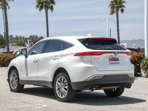 Used 2024 Toyota Venza XLE AWD/4WD image 7