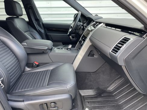 Certified 2025 Land Rover Discovery S AWD/4WD image 15