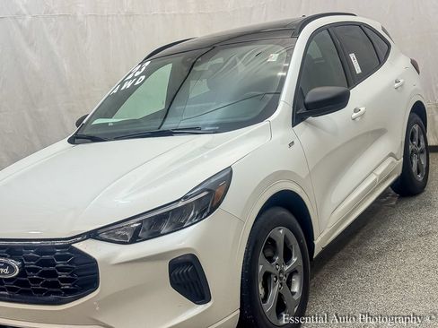 Used 2023 Ford Escape ST-Line w/ Tech Pack #1 AWD/4WD image 4