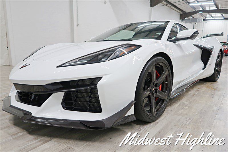 Used 2024 Chevrolet Corvette Z06 w/ Z07 Performance Package RWD image 14