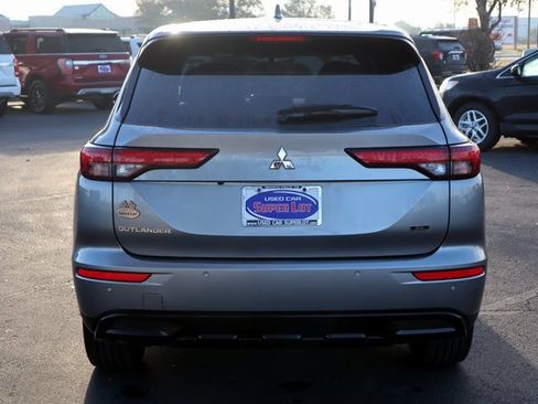 Used 2024 Mitsubishi Outlander SE Black Edition image 14