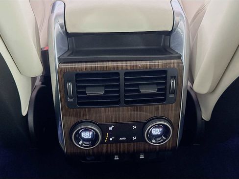 Used 2020 Land Rover Range Rover Sport HSE image 26