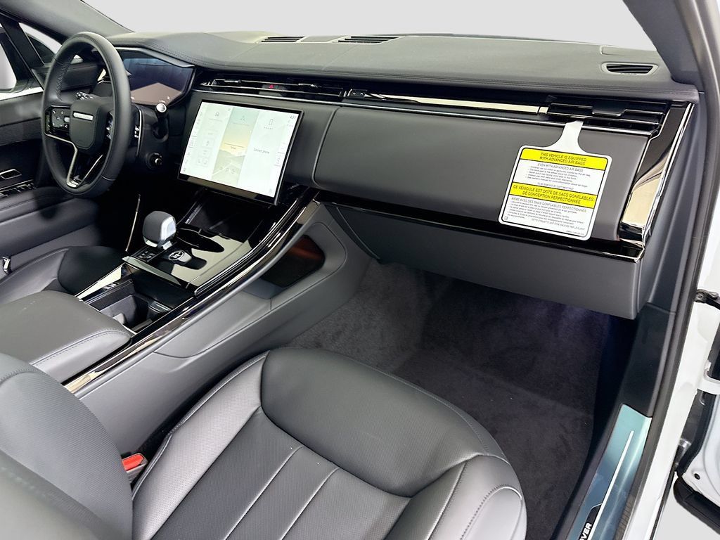 New 2026 Land Rover Range Rover Sport Dynamic SE AWD/4WD image 17