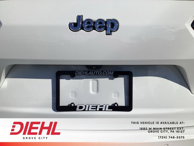 Used 2023 Jeep Grand Cherokee L Laredo w/ Luxury Tech Group I AWD/4WD image 11