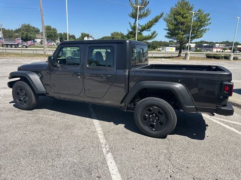 New 2025 Jeep Gladiator Sport image 21