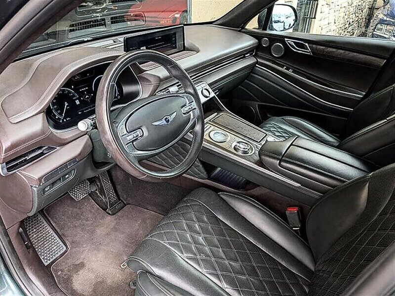 Used 2022 Genesis GV80 3.5T w/ Prestige Package 07 AWD/4WD image 2
