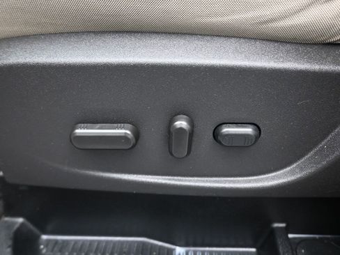 Used 2018 Ford Escape SE w/ SE Sync 3 Package image 12