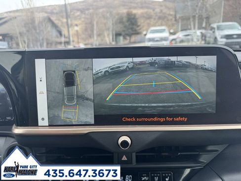 Used 2025 Toyota Crown Limited image 17