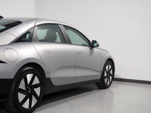 Used 2025 Hyundai Ioniq 6 SE RWD image 46