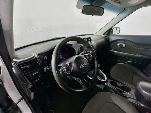 Used 2016 Kia Soul Base image 9