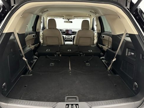 Used 2023 Ford Explorer XLT w/ Equipment Group 202A image 33