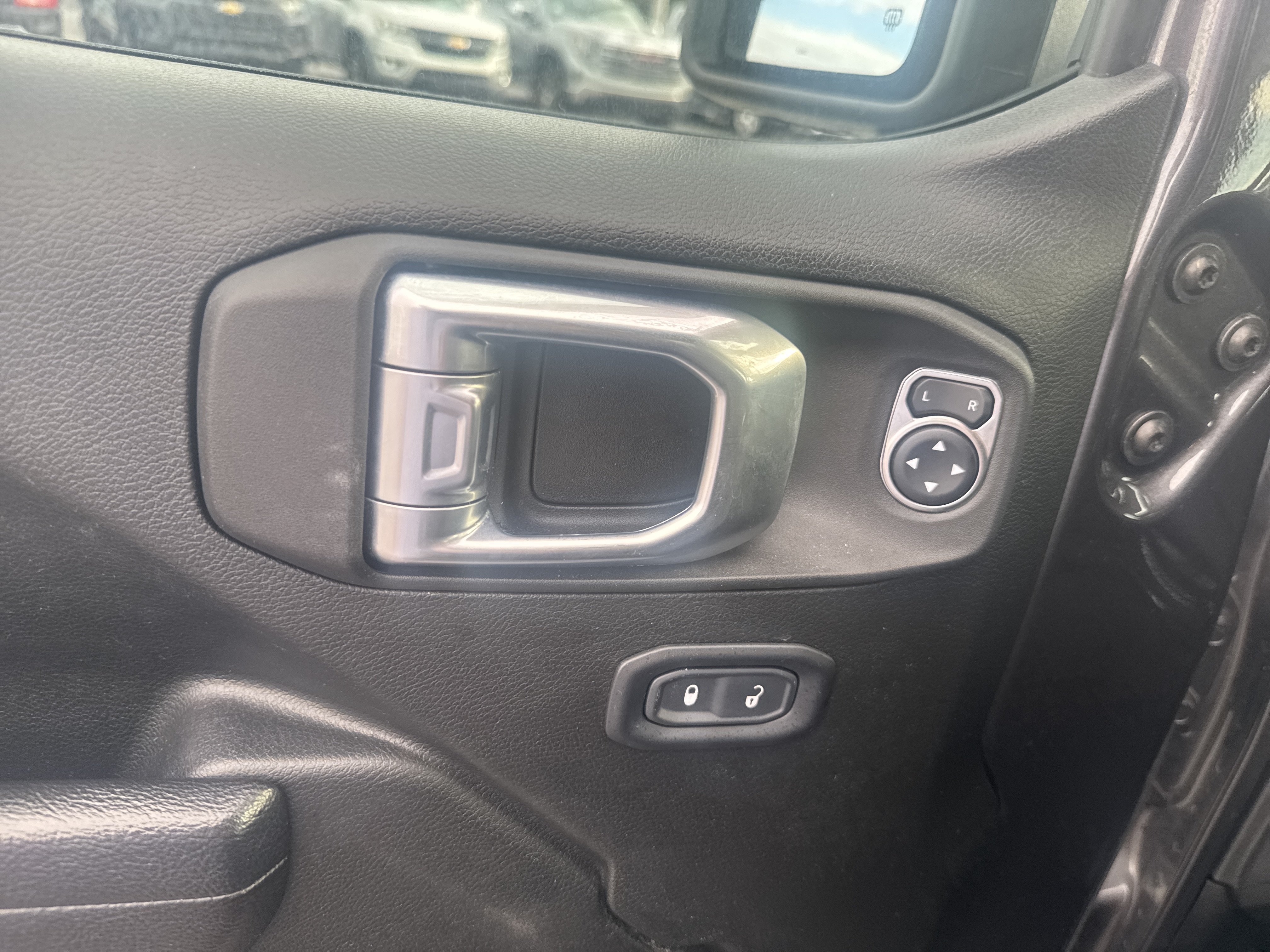 Used 2022 Jeep Gladiator Sport AWD/4WD image 17