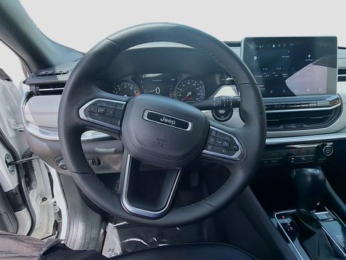 Used 2024 Jeep Compass Limited image 10