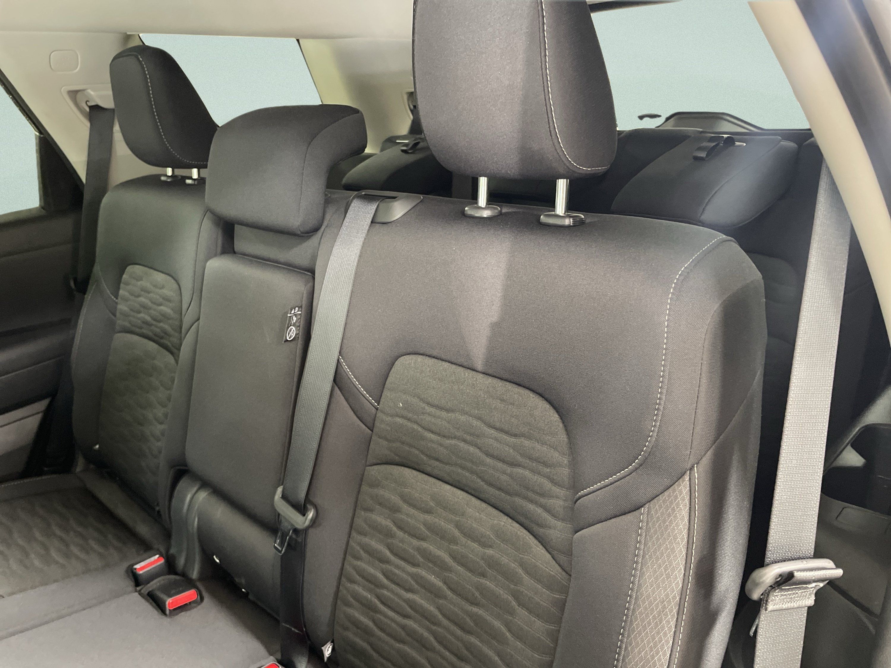 Used 2025 Nissan Pathfinder SV AWD/4WD image 11