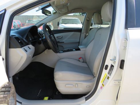 Used 2013 Toyota Venza LE image 14