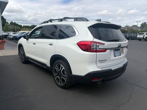 Used 2024 Subaru Ascent Touring AWD/4WD image 3