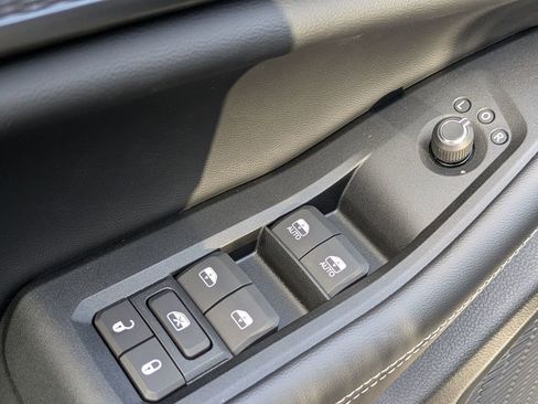 New 2025 Jeep Grand Cherokee Altitude image 11