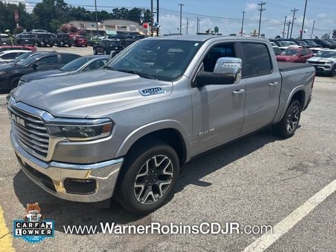 Used 2025 RAM 1500 Laramie AWD/4WD image 3