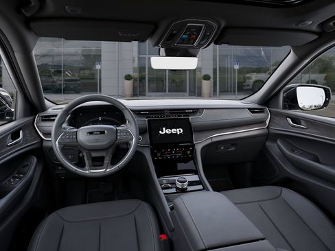 New 2025 Jeep Grand Cherokee Limited w/ Luxury Tech Group II AWD/4WD image 16