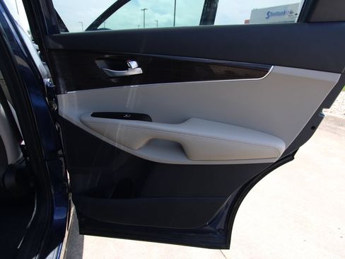 Used 2019 Kia Sorento AWD w/ LX Convenience Package image 40