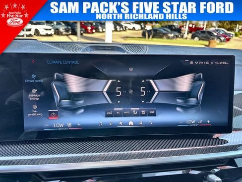 Used 2024 BMW X7 M60i w/ Executive Package image 28