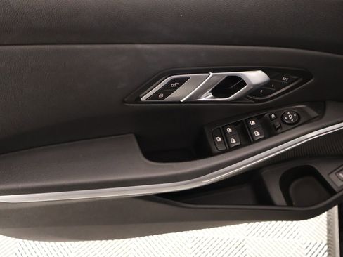 Used 2019 BMW 330i xDrive Sedan w/ Driving Assistance Package AWD/4WD image 17
