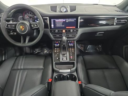 New 2026 Porsche Macan image 13