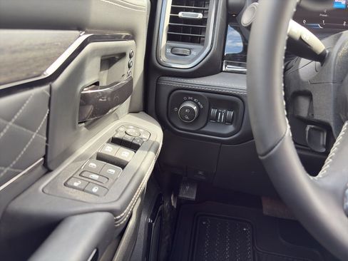 New 2026 RAM 2500 Limited AWD/4WD image 20