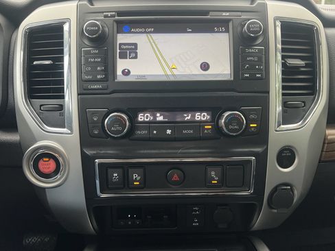 Used 2018 Nissan Titan SL w/ Chrome Package RWD image 4