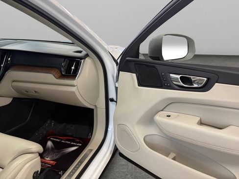 Used 2019 Volvo XC60 T5 Inscription w/ Protection Package AWD/4WD image 19