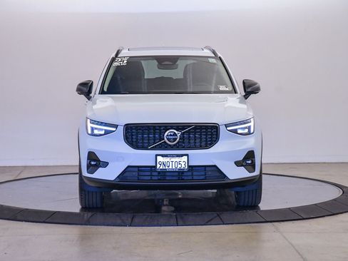 Used 2025 Volvo XC40 B5 Ultra w/ Climate Package image 6