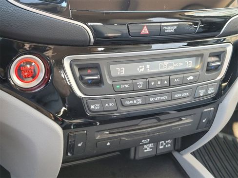 Used 2020 Honda Pilot Touring image 31