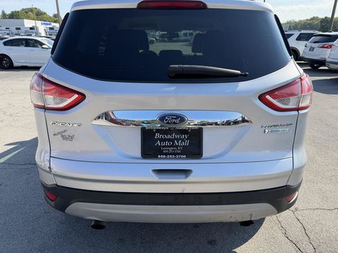 Used 2015 Ford Escape Titanium FWD image 4