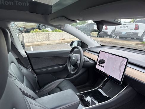 Used 2021 Tesla Model Y Long Range AWD/4WD image 10