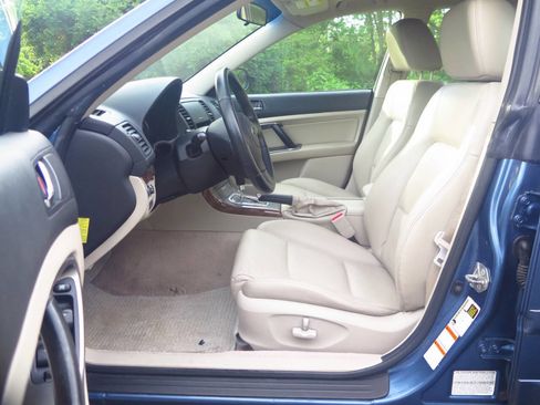 Used 2008 Subaru Outback 2.5i Limited L.L. Bean AWD/4WD image 14