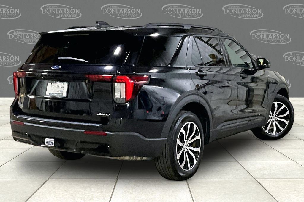 Certified 2025 Ford Explorer ST-Line AWD/4WD image 10