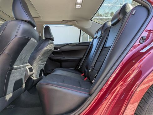 Used 2016 Toyota Camry SE image 16