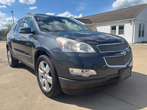 Used 2011 Chevrolet Traverse LTZ FWD image 2