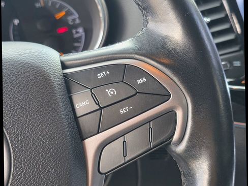 Used 2019 Jeep Grand Cherokee Limited image 21