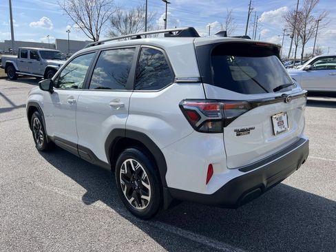 Used 2025 Subaru Forester Premium w/ Convenience Package #1 image 5