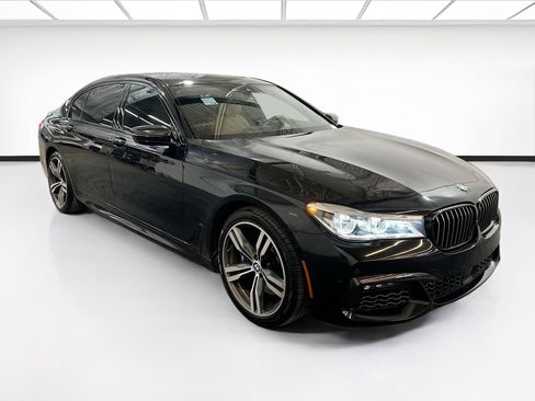 Used 2019 BMW 750i 750i w/ Executive Package image 3