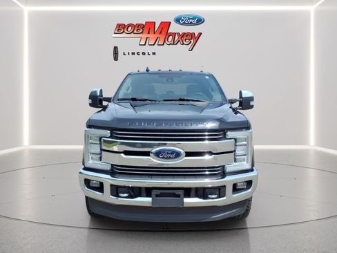 Used 2019 Ford F250 Lariat w/ Lariat Ultimate Package AWD/4WD image 2